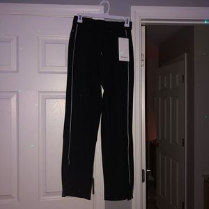 Lululemon On The Right Track Pant